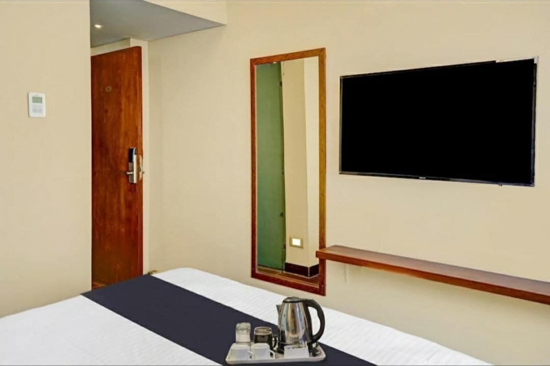 V Hotel 3*