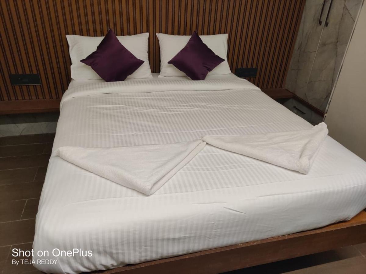 Hotel V
